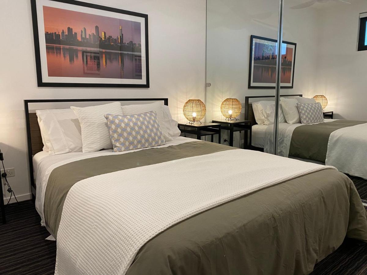 Modern Quiet 1 & 2 Bed Apt Opposite Albert Park Мельбурн Экстерьер фото
