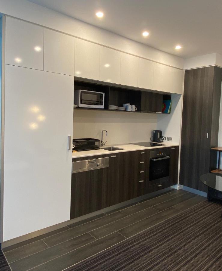 Modern Quiet 1 & 2 Bed Apt Opposite Albert Park Мельбурн Экстерьер фото