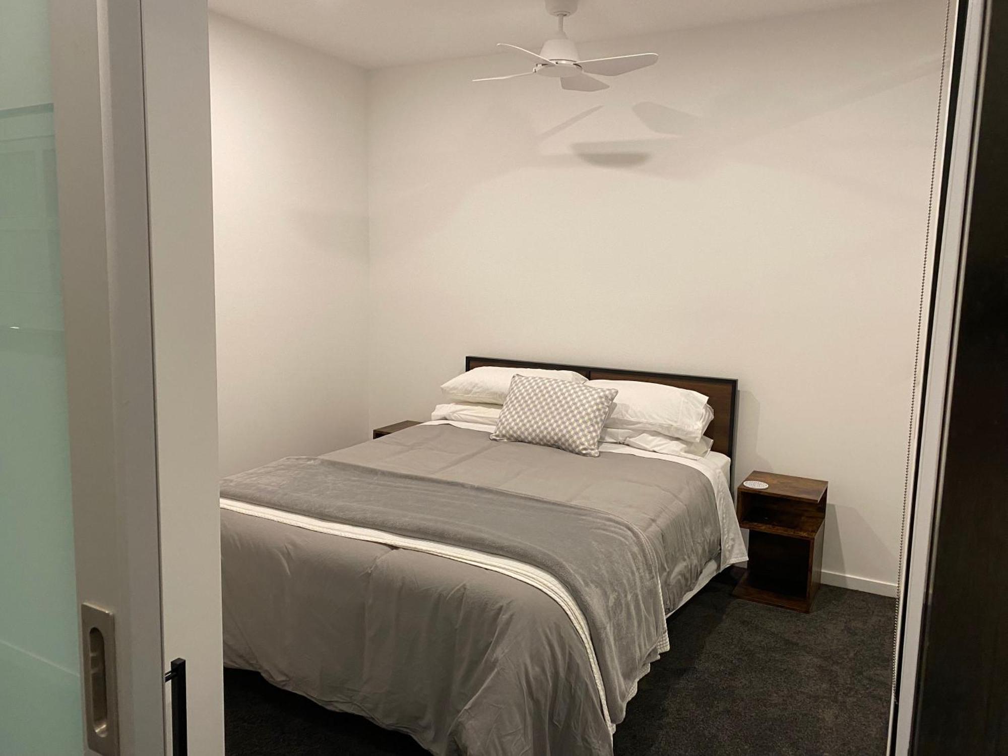 Modern Quiet 1 & 2 Bed Apt Opposite Albert Park Мельбурн Экстерьер фото