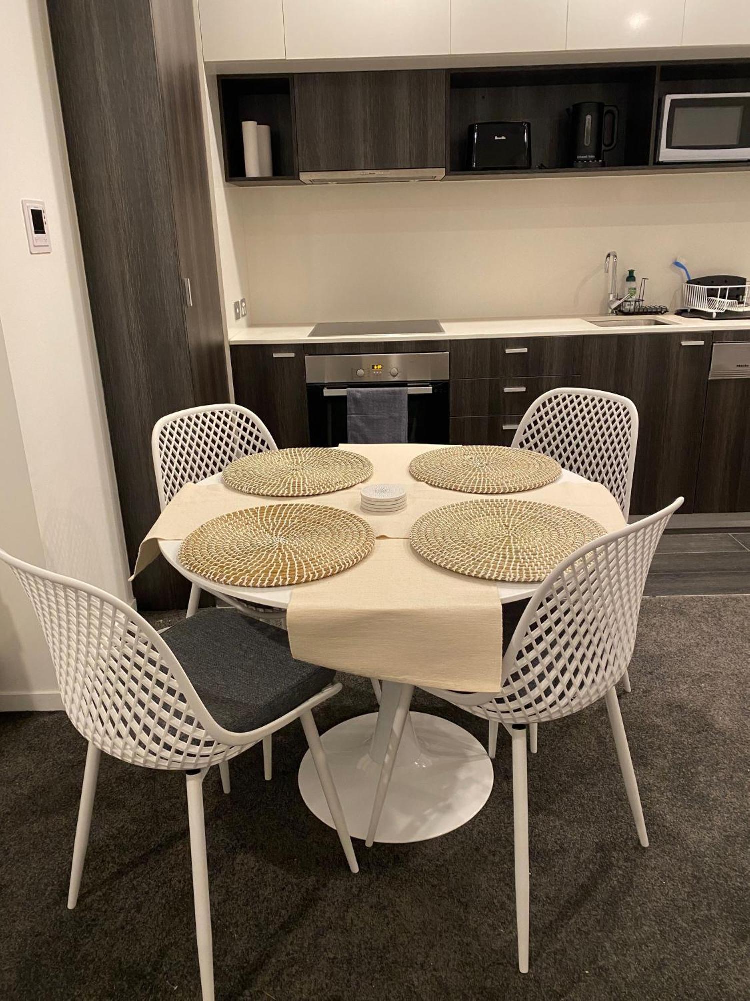 Modern Quiet 1 & 2 Bed Apt Opposite Albert Park Мельбурн Экстерьер фото